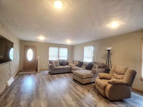 1100 15th St, Silvis, IL 61282 photo 2