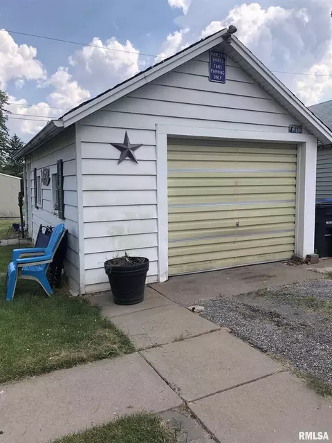 548 29th Ave, Moline, IL 61265 photo 9