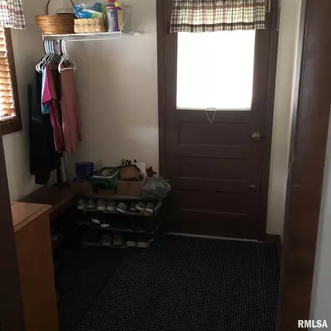 548 29th Ave, Moline, IL 61265 photo 2
