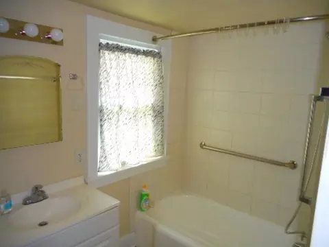 427 43rd St, Moline, IL 61265 photo 7