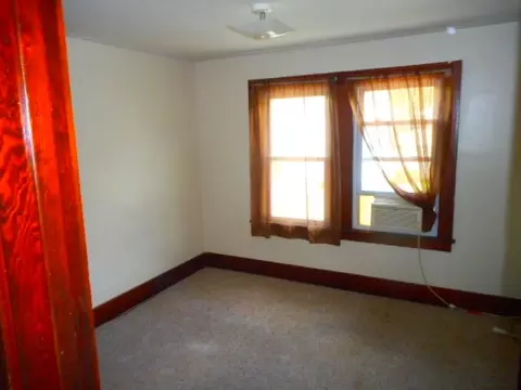 427 43rd St, Moline, IL 61265 photo 8