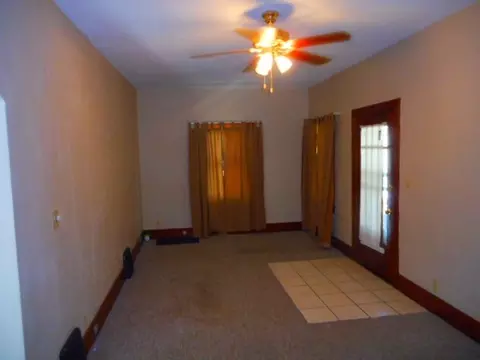 427 43rd St, Moline, IL 61265 photo 6