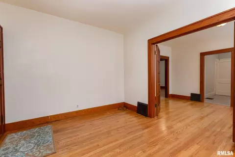 2334 31st St, Moline, IL 61265 photo 10
