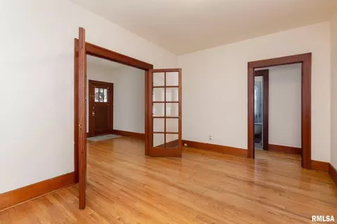 2334 31st St, Moline, IL 61265 photo 7