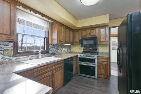 3562 13th St, Moline, IL 61265 photo 38