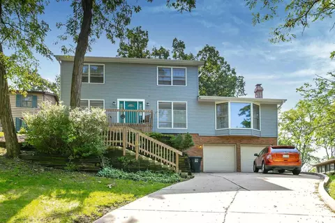 3562 13th St, Moline, IL 61265 photo 1