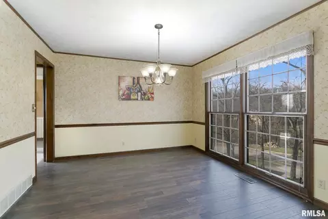 3562 13th St, Moline, IL 61265 photo 16