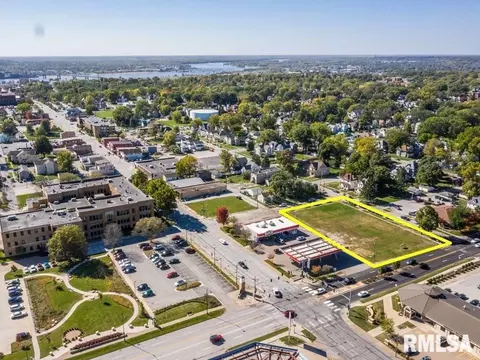 321 W Locust St, Davenport, IA 52803