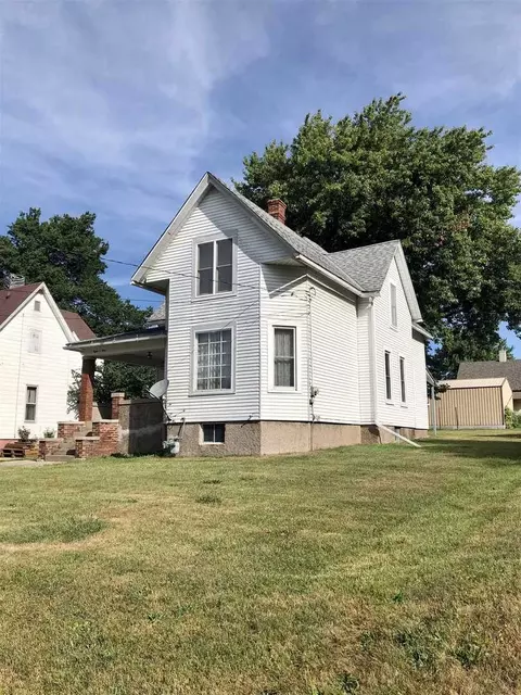 804 Willow St, Kewanee, IL 61443 photo 2