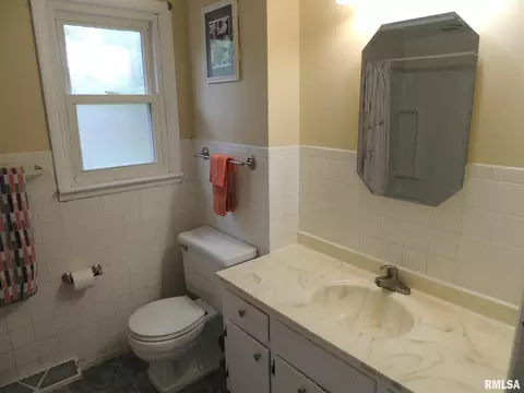 2540 33rd St, Moline, IL 61265 photo 21