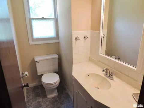 2540 33rd St, Moline, IL 61265 photo 12