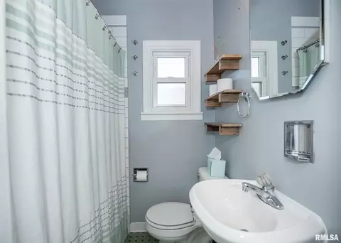1003 12th Ave, Moline, IL 61265 photo 8