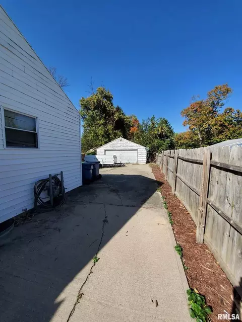 515 8th Ave, Silvis, IL 61282 photo 5