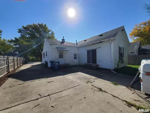 515 8th Ave, Silvis, IL 61282 photo 2