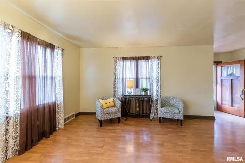 19610 Fellows Rd, Morrison, IL 61270 photo 4