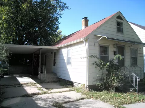 352 16th St, Silvis, IL 61282 photo 2