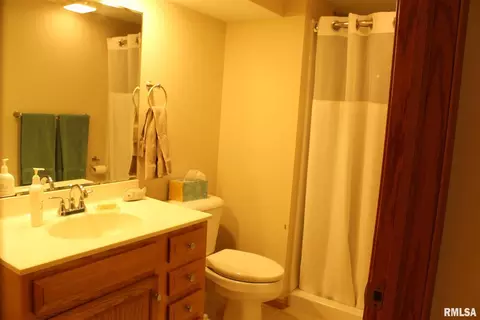1013 18th Ave, Silvis, IL 61282 photo 11