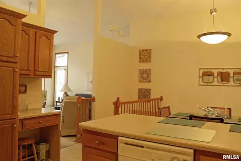 1013 18th Ave, Silvis, IL 61282 photo 5
