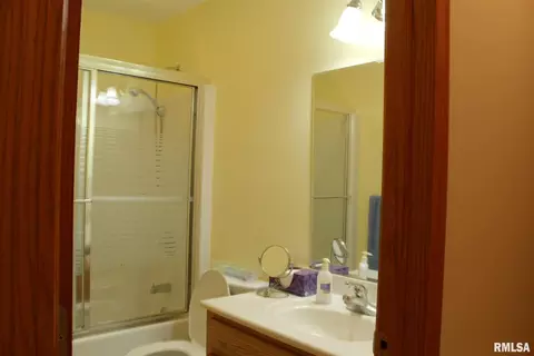 1013 18th Ave, Silvis, IL 61282 photo 6