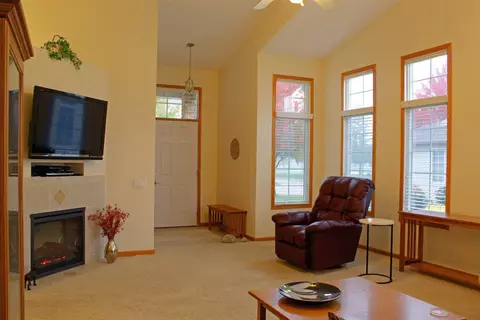 1013 18th Ave, Silvis, IL 61282 photo 2