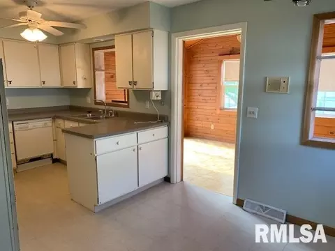 327 2nd Ave, Hampton, IL 61256 photo 2