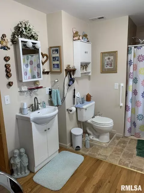401 S Cottage St, Kewanee, IL 61443 photo 10