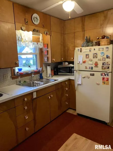 401 S Cottage St, Kewanee, IL 61443 photo 7