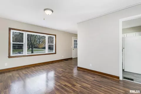2809 53rd St, Moline, IL 61265 photo 5