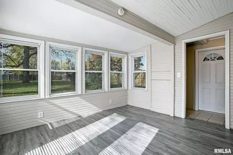 2809 53rd St, Moline, IL 61265 photo 8