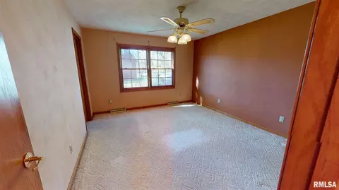 2709 47th St, Moline, IL 61265 photo 12