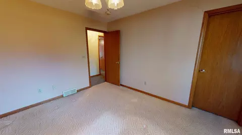2709 47th St, Moline, IL 61265 photo 13