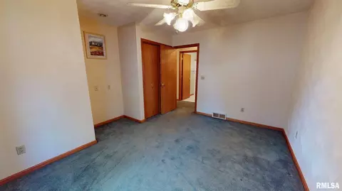 2709 47th St, Moline, IL 61265 photo 11