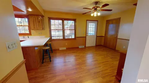 2709 47th St, Moline, IL 61265 photo 5