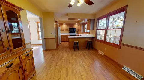 2709 47th St, Moline, IL 61265 photo 6