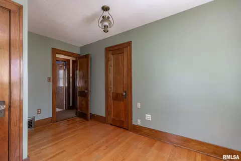 2425 18th Ave, Moline, IL 61265 photo 4