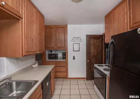 1836 14th Ave, Moline, IL 61265 photo 12