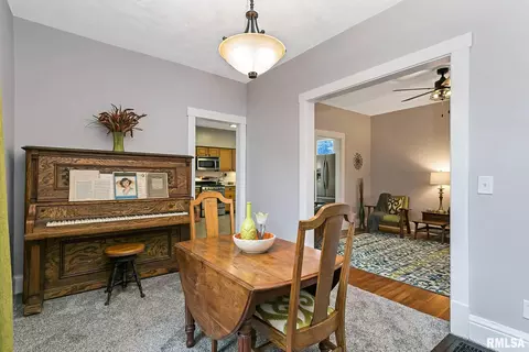 2322 5th St, Moline, IL 61265 photo 9