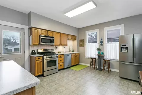 2322 5th St, Moline, IL 61265 photo 10