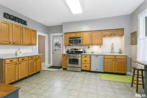 2322 5th St, Moline, IL 61265 photo 11