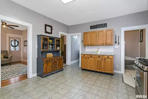 2322 5th St, Moline, IL 61265 photo 13