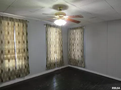830 16th St, Moline, IL 61265 photo 8