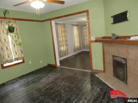 830 16th St, Moline, IL 61265 photo 5