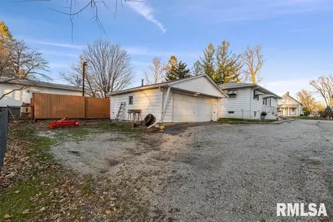 2601 4th St, Moline, IL 61265 photo 3