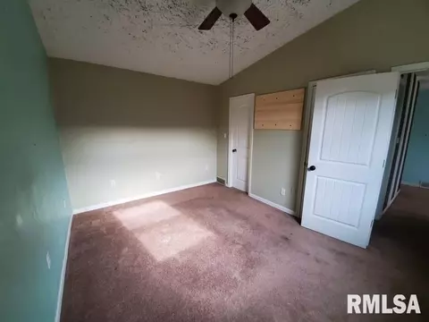 705 14th St, Silvis, IL 61282 photo 21