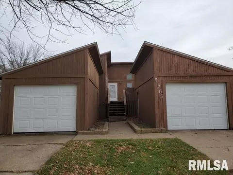 705 14th St, Silvis, IL 61282 photo 4