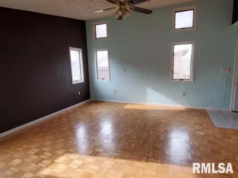 705 14th St, Silvis, IL 61282 photo 14