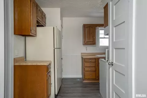 2505 46th St, Moline, IL 61265 photo 4