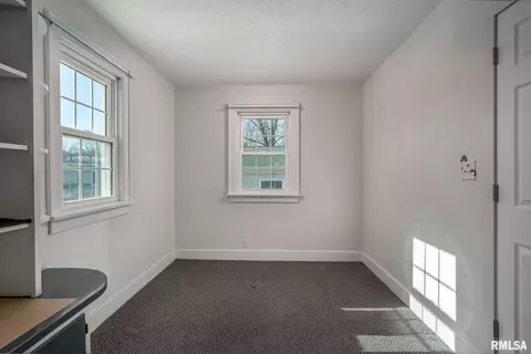 2505 46th St, Moline, IL 61265 photo 9