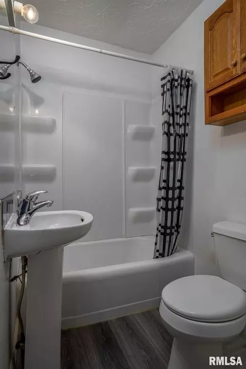 2505 46th St, Moline, IL 61265 photo 5