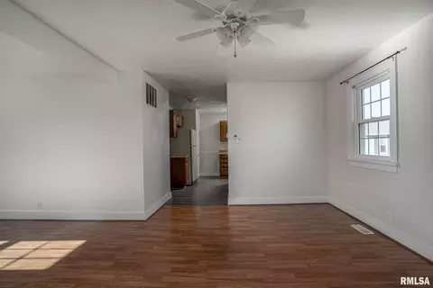 2505 46th St, Moline, IL 61265 photo 8